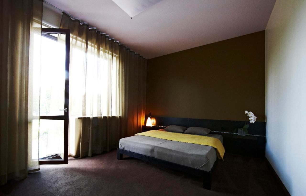 Xcelsus, Free Parking Hotel Ramava Luaran gambar