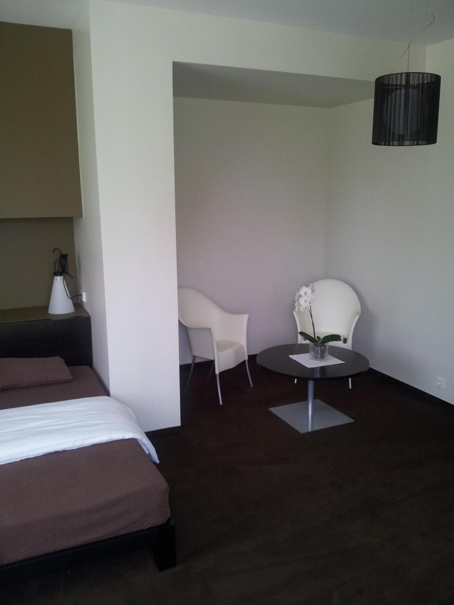 Xcelsus, Free Parking Hotel Ramava Luaran gambar