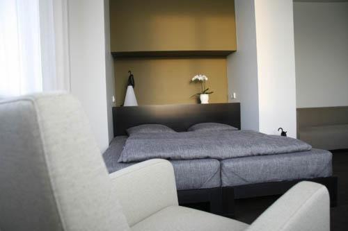 Xcelsus, Free Parking Hotel Ramava Bilik gambar